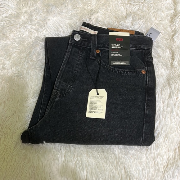 Levi’s Wedgie Straight Jeans - Picture 5 of 6